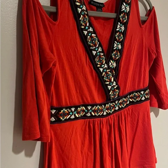 Boston Proper Red Cold Shoulder Embroidered Blouse Women’s Size Medium - Picture 3 of 6